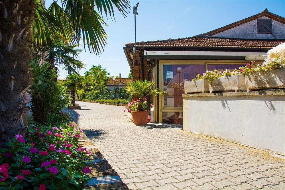 Aparthotel Costa Paradiso ลิโดอาเดรียโน ภายนอก รูปภาพ