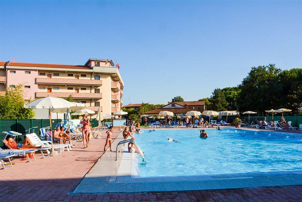 Aparthotel Costa Paradiso ลิโดอาเดรียโน ภายนอก รูปภาพ