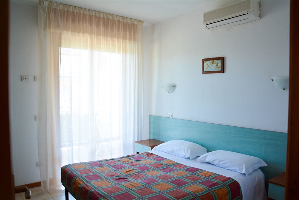 Aparthotel Costa Paradiso ลิโดอาเดรียโน ภายนอก รูปภาพ
