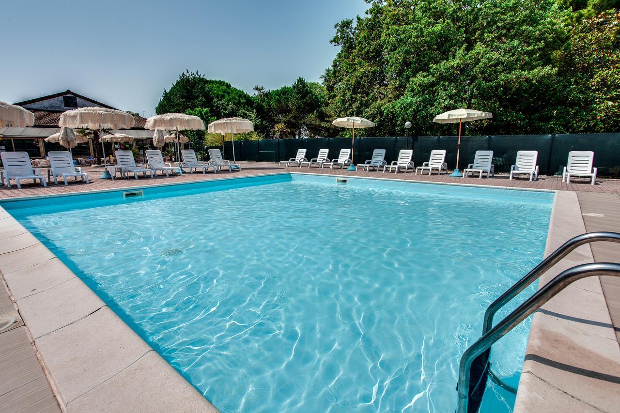 Aparthotel Costa Paradiso ลิโดอาเดรียโน ภายนอก รูปภาพ