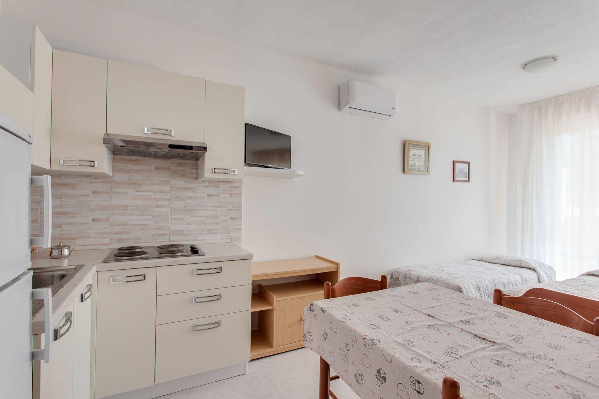 Aparthotel Costa Paradiso ลิโดอาเดรียโน ภายนอก รูปภาพ
